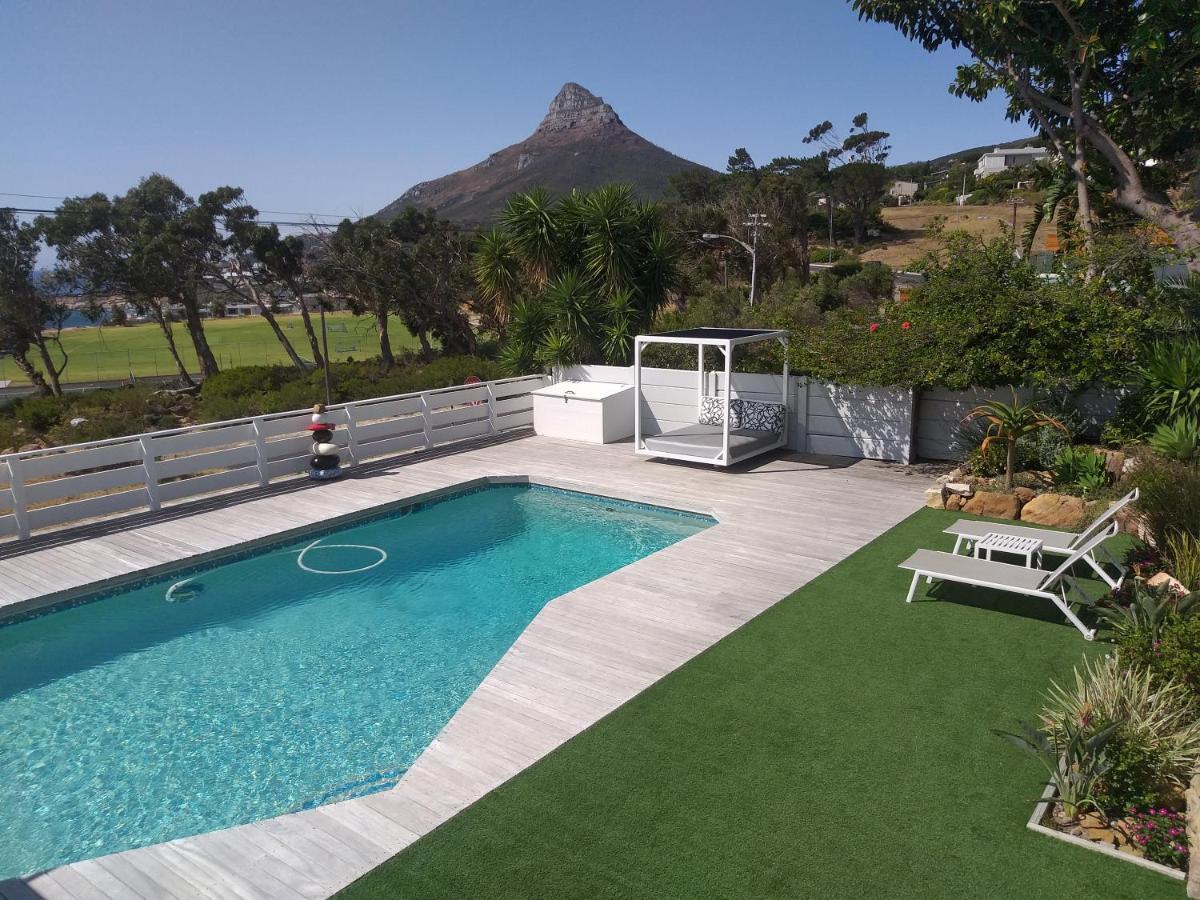 Bright Camps Bay Loft With Stunning Views And Shared Pool Apartment