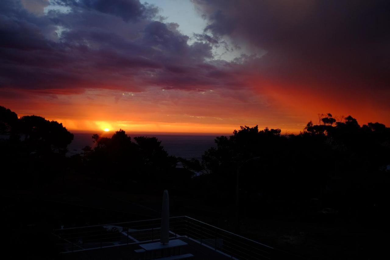 Apartment Bright Camps Bay Loft With Stunning Views And Shared Pool Cape Town
